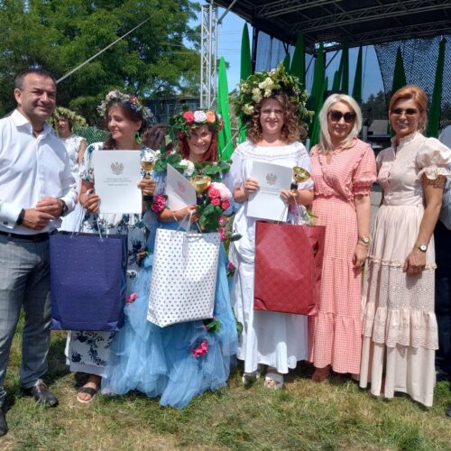 Wręczenie prezentów i pamiątkowych dyplomów