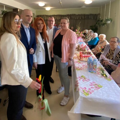 Kwiaty dla Pań pracujących w DPS Koszelew