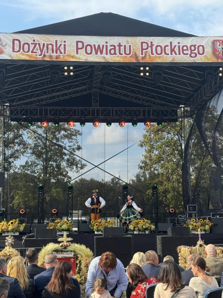 Występ zespołu ludowego